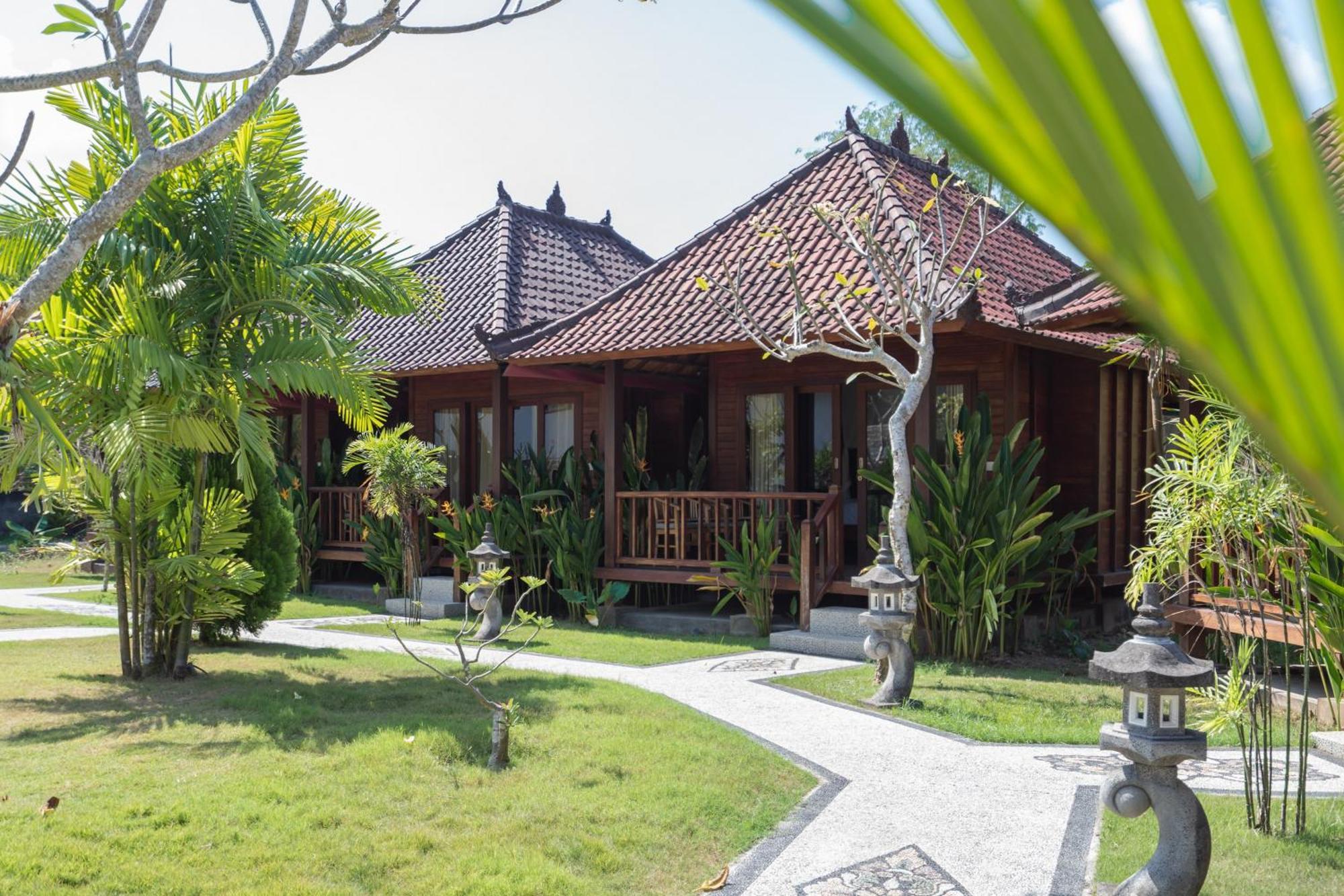 נוסה-למבונגן Taman Tirta Villa מראה חיצוני תמונה